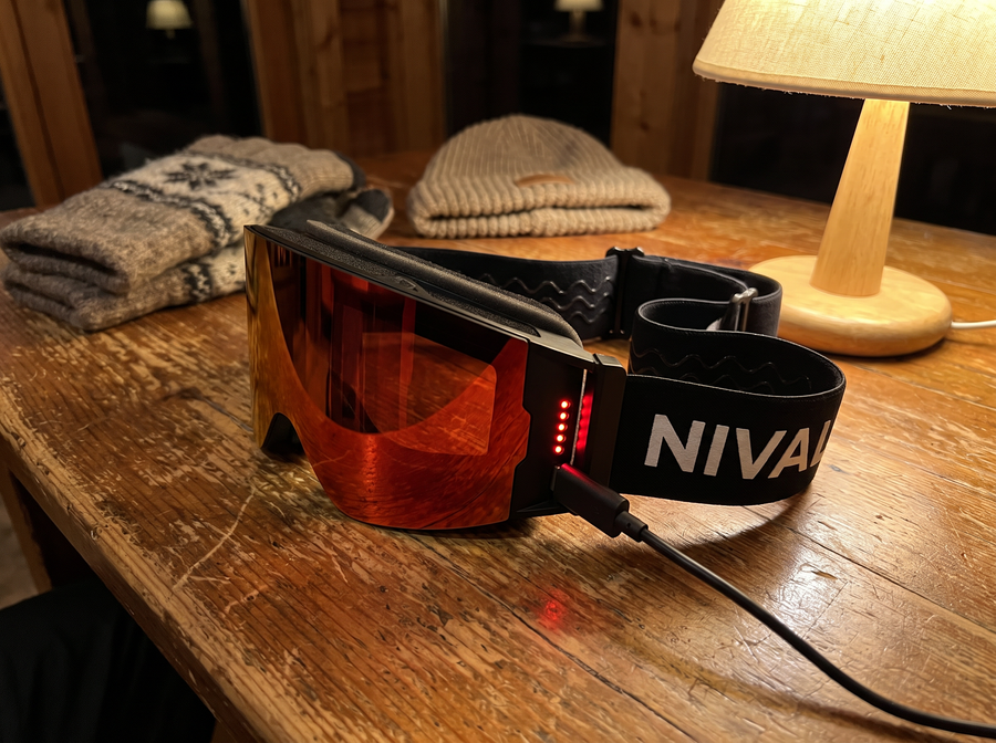 NIVAL goggle charging by USB-C